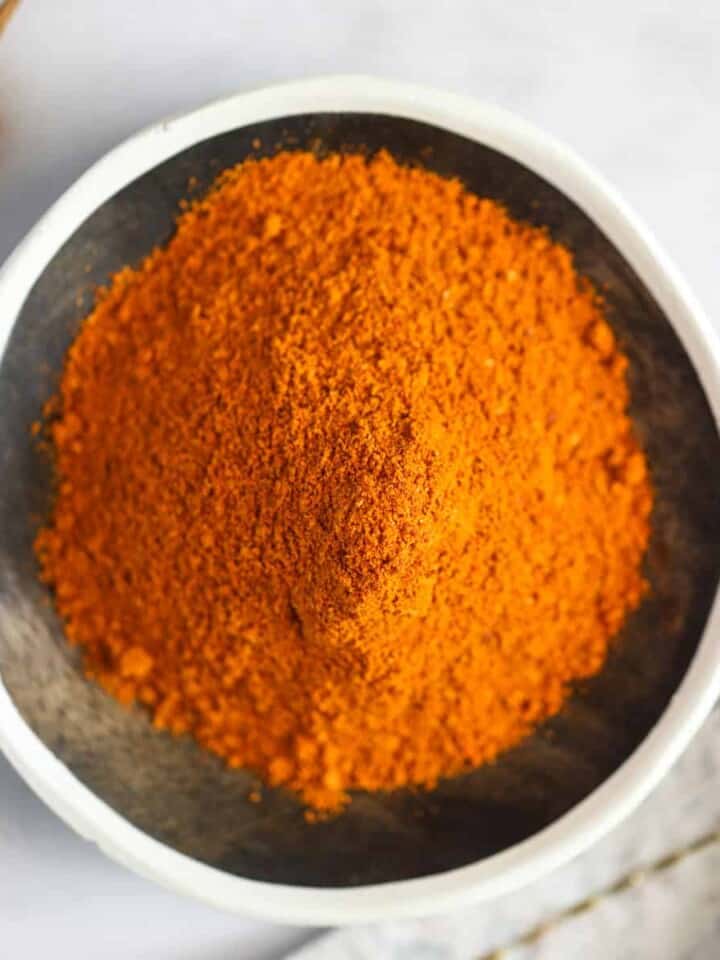 chana masala spic mix in a bowl