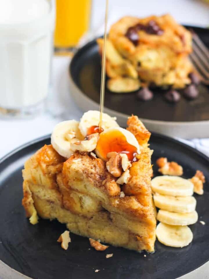 french toast bread pudding with bananas and maple syrup