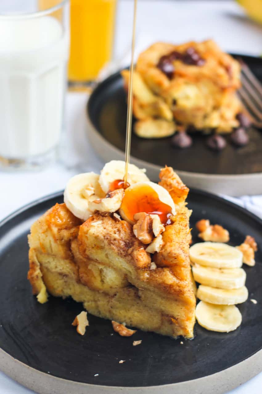 french toast bread pudding with bananas and maple syrup