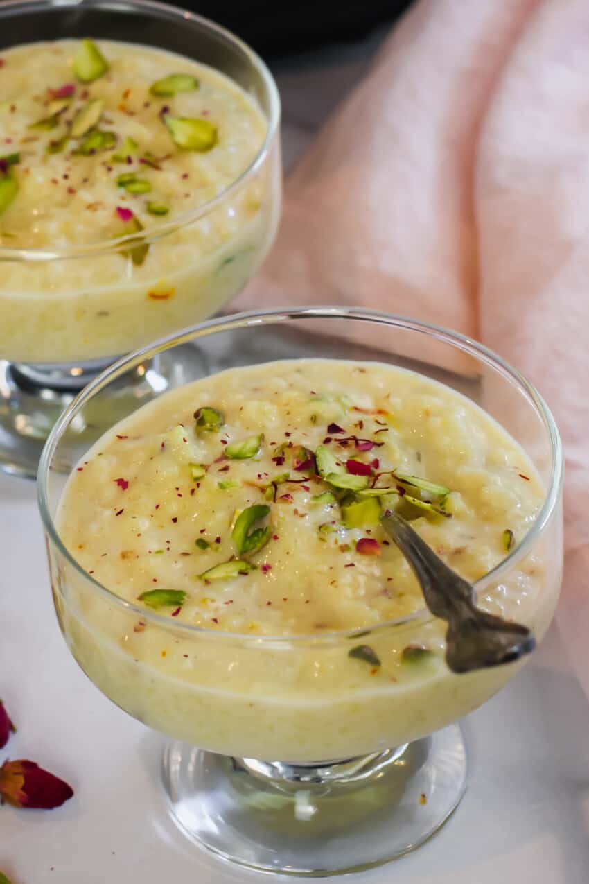 Rice pudding in glass bowls 