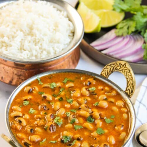 Black eyed peas curry with roti and rice