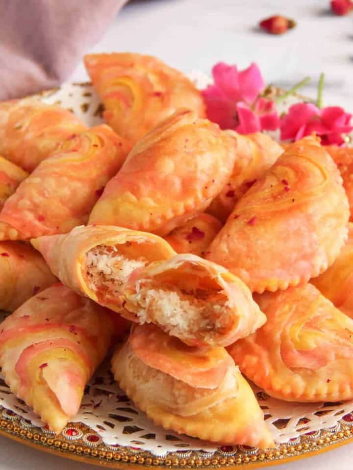 karanji in a platter