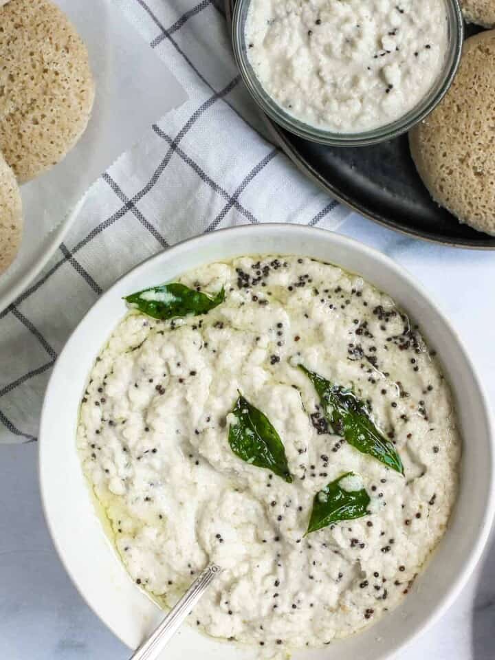 coconut chutney with idli