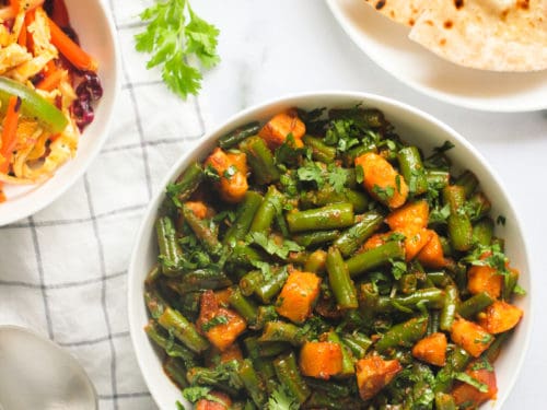 green bean curry with rotis