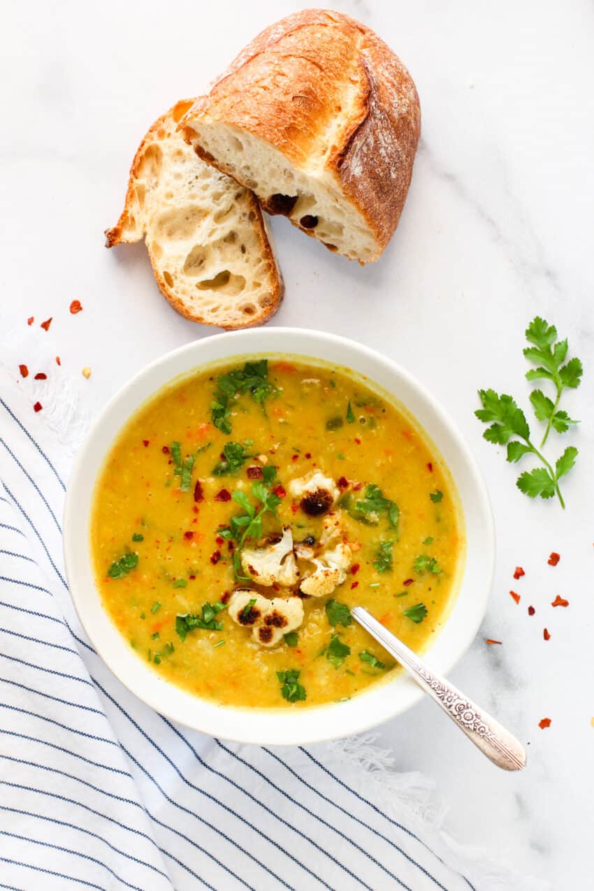 mulligatawny soup with bread on the side 