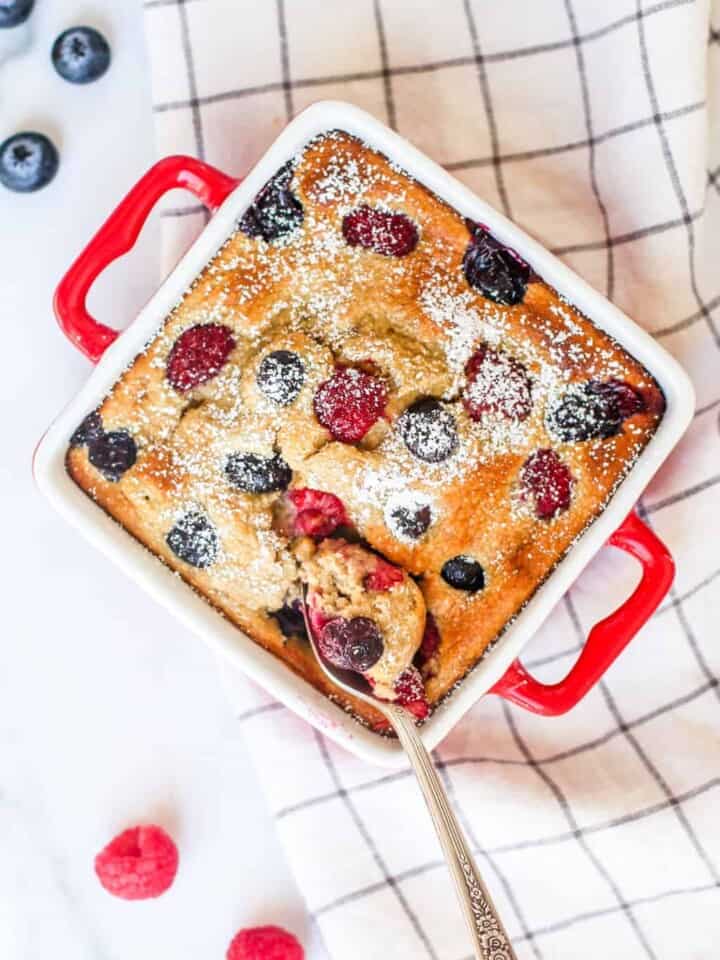 Baked Oats with berries