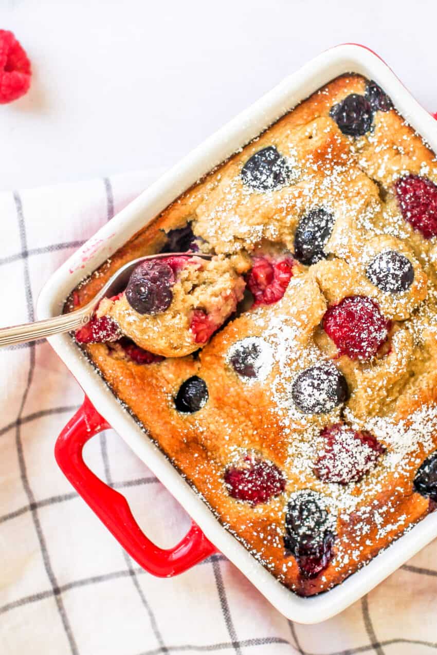 EASY Baked Oats with berries