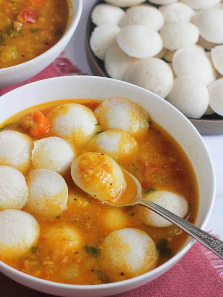 mini idli in sambar
