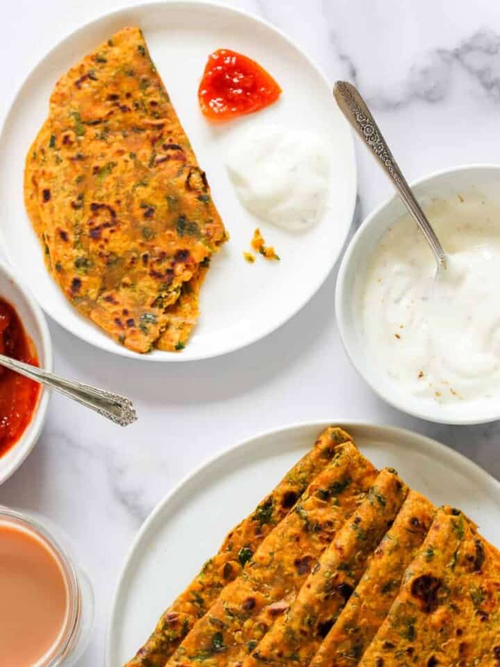 methi thepla served with pickle and yogurt