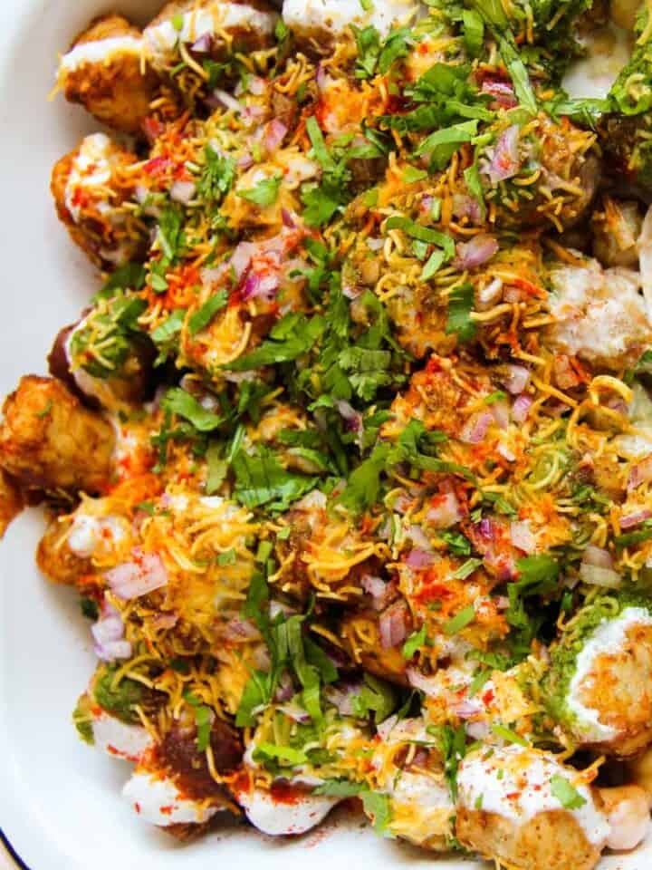Tater Tots Chaat in a platter