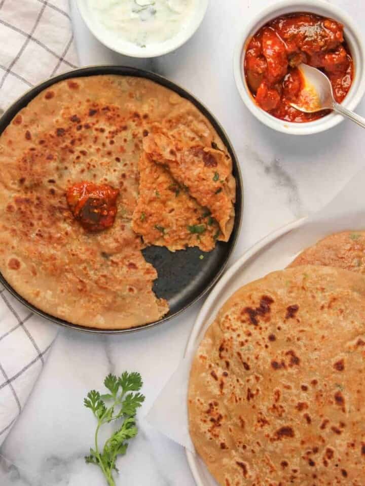 aloo paratha served with pickle