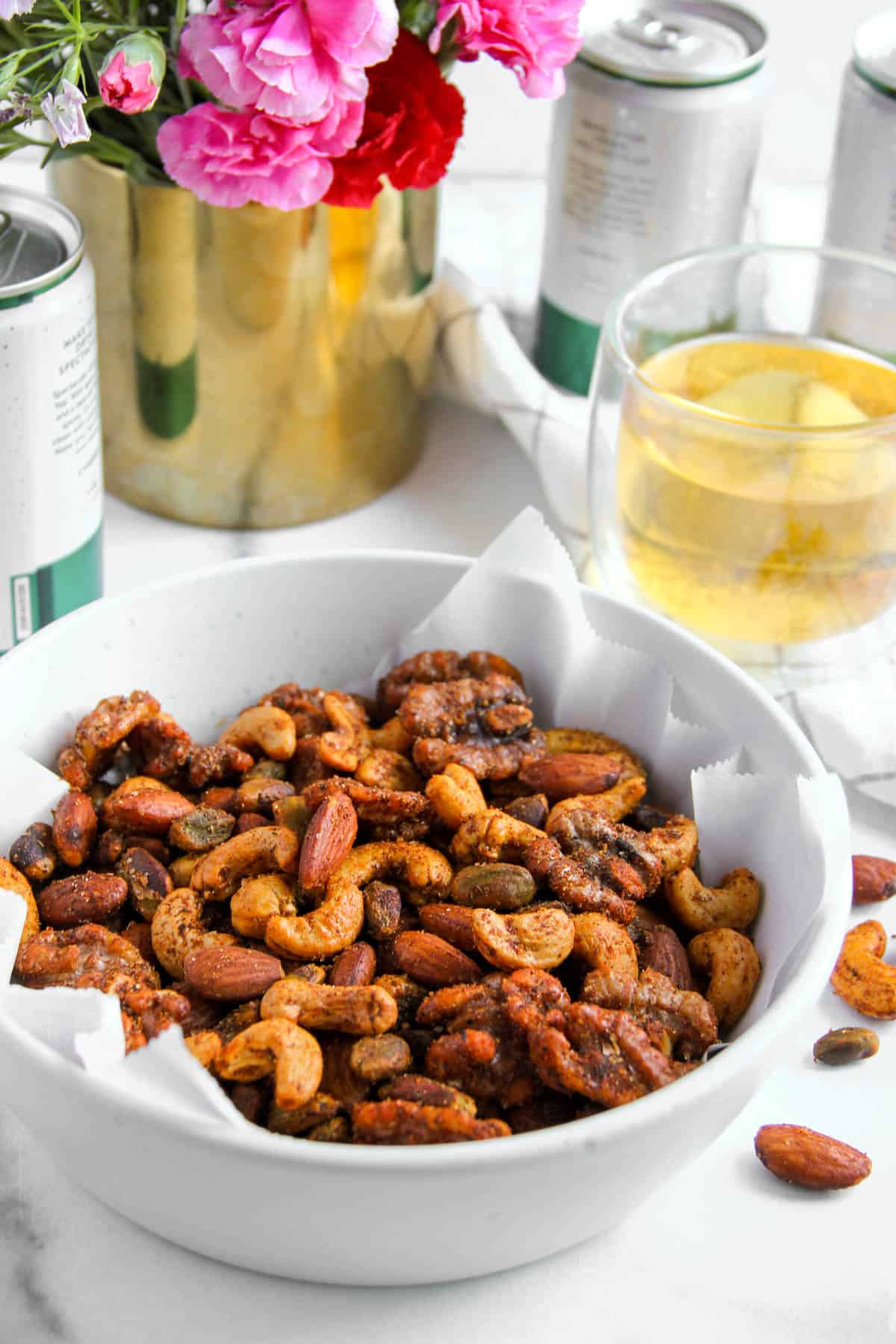 masala nuts served with drinks 