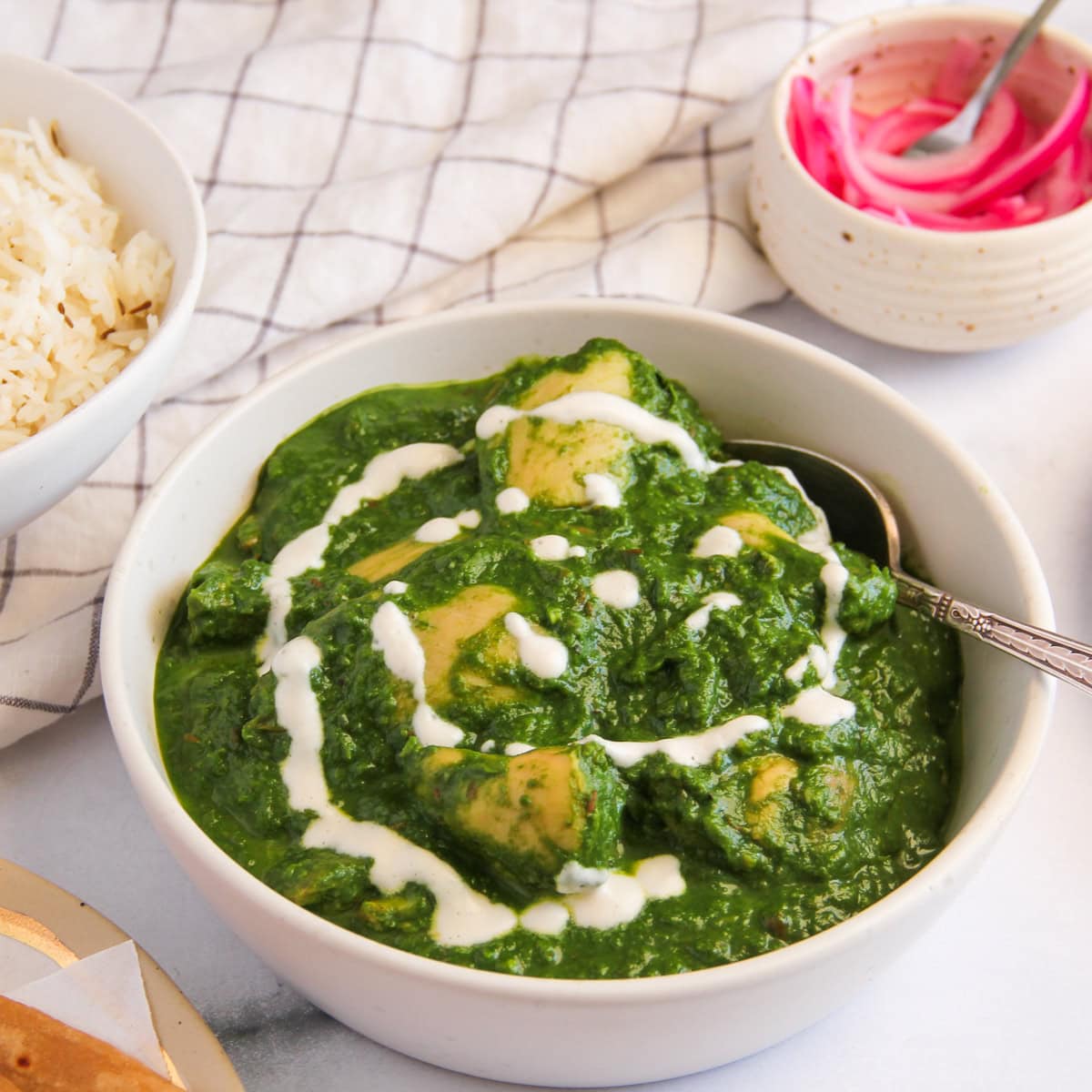 Saag Chicken {Classic Spinach and Chicken Curry}