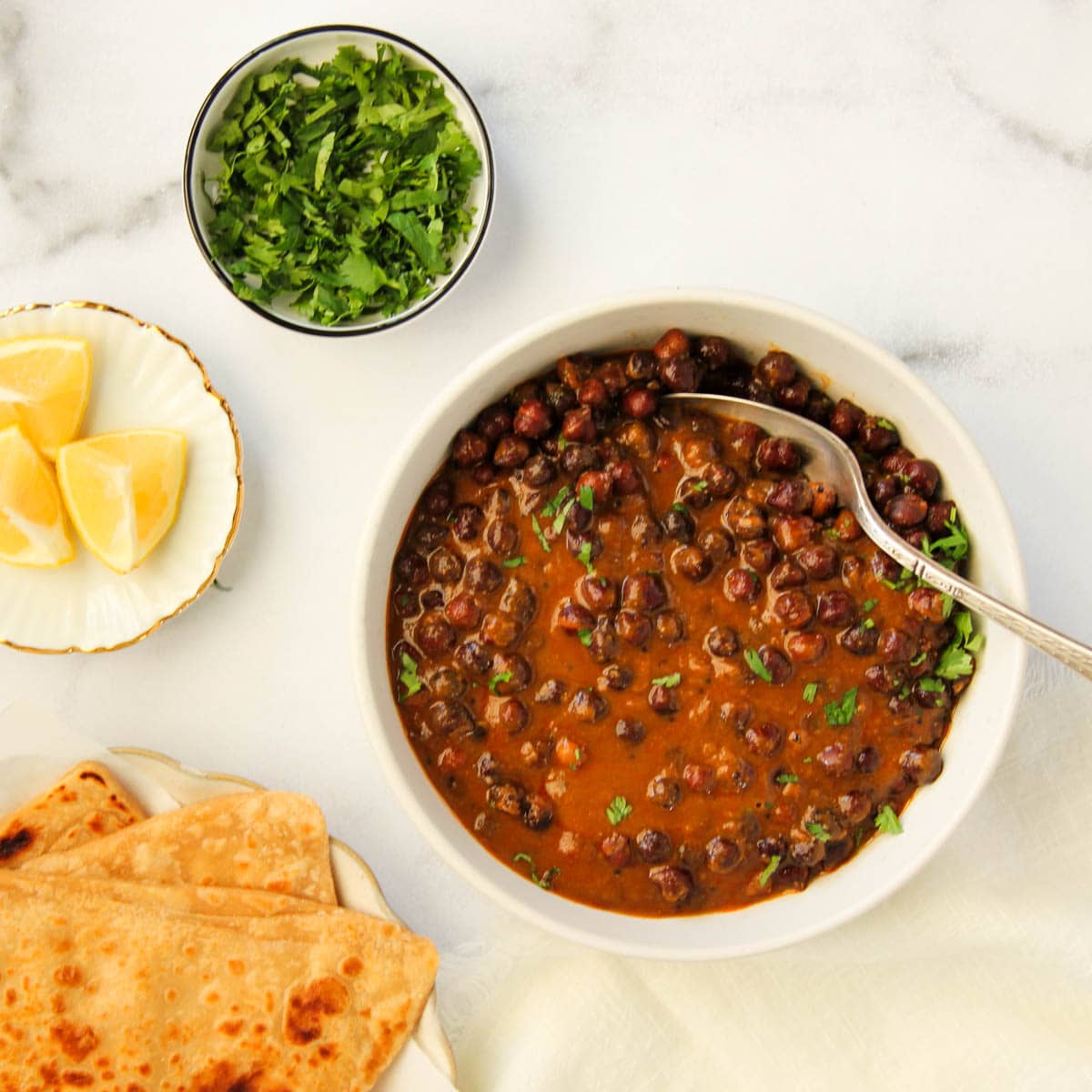 Kala Chana Curry {Gujarati Rasawala Kala Chana Nu Shak}-image