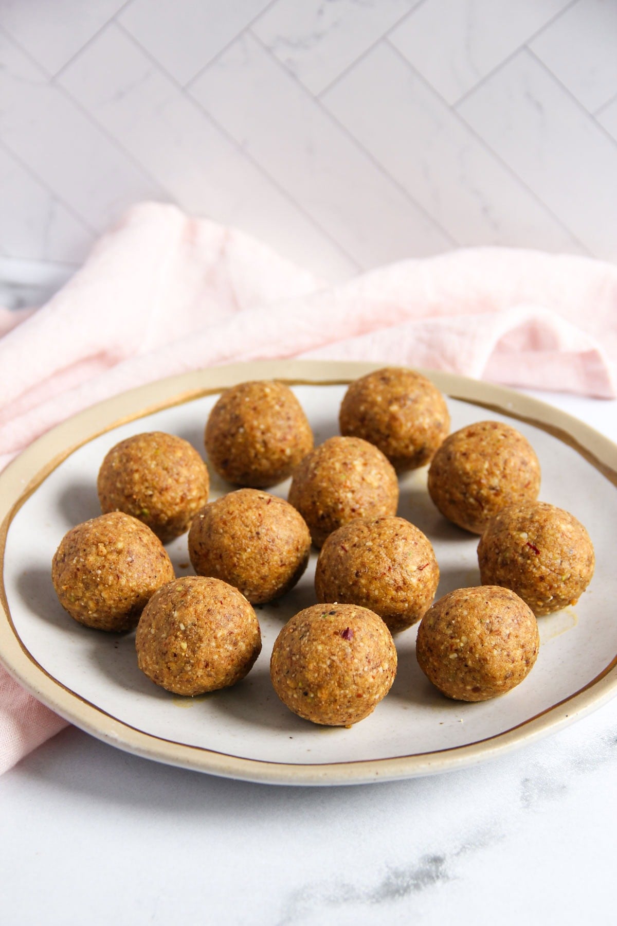 sattu laddu in platter.